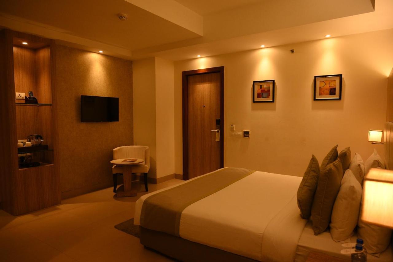 The Maureen Kolkata Exterior photo