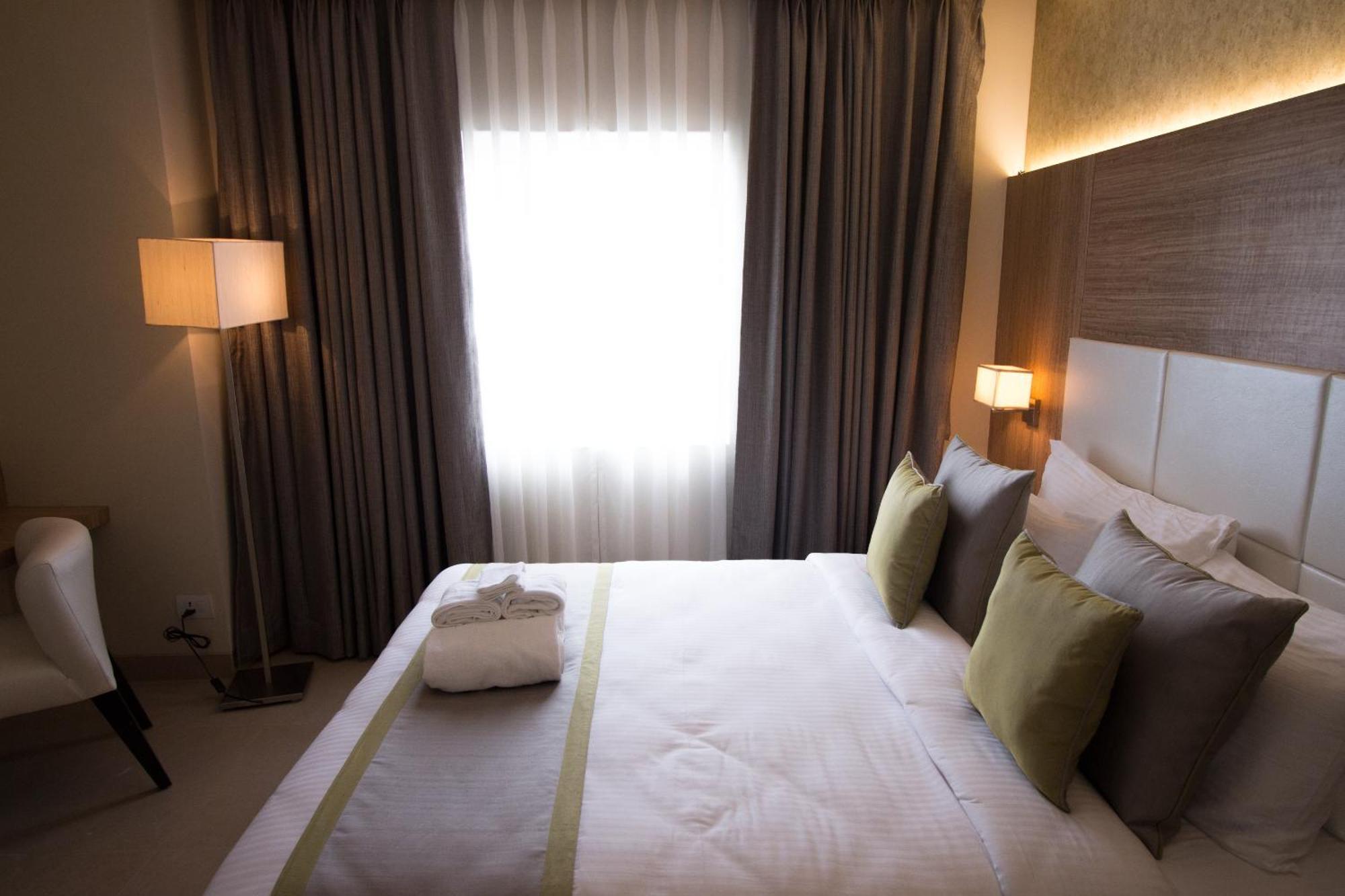 The Maureen Kolkata Room photo