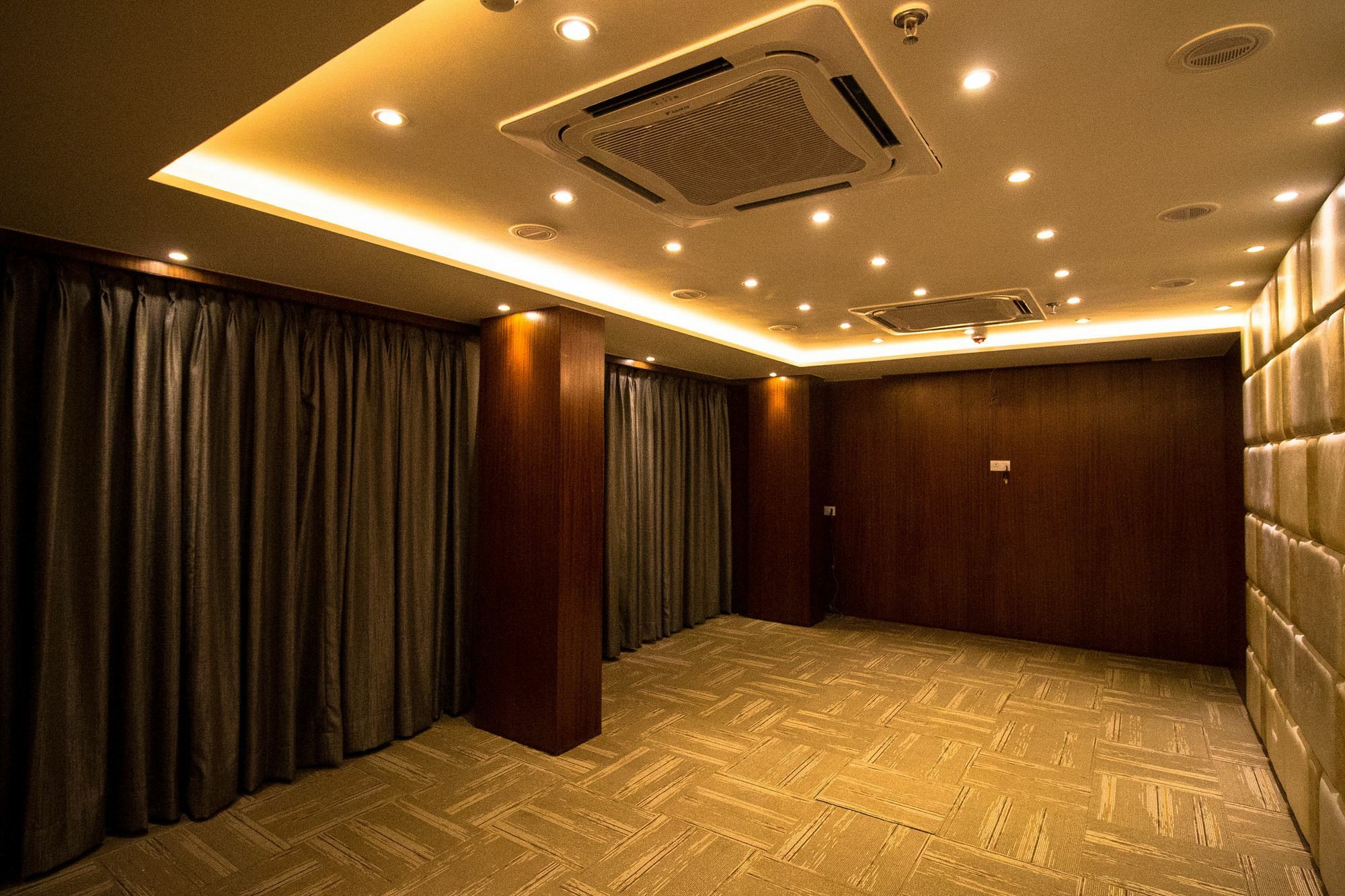 The Maureen Kolkata Exterior photo